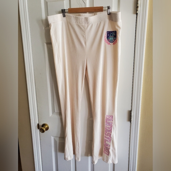 NWOT DISNEY PARKS Fantasyland Flare Sweatpants Size Womens 1X Ivory/Pink - Picture 1 of 5